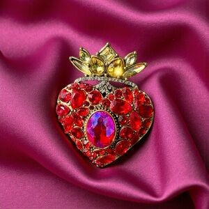 Heart on Fire Rhinestone Brooch❤️‍🔥